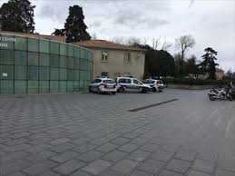 Les trois quarts des commissaires exercent dans les commissariats. Commissariat Montpellier Comedie France Police Stations On Waymarking Com