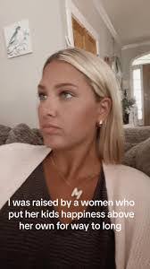 Heather Bordeaux's Instagram, Twitter & Facebook