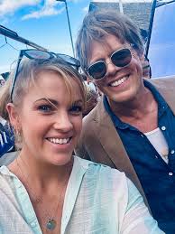 I'm sure many of us are excited to watch 'Beyond Paradise' tonight! Not  that we are in Devon tho lol! (Never mind the over exaggerated accents!)  However enjoy & lovely to see