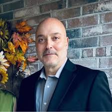 Dave O'Neal surrounded by his friends, family and colleagues officially  retired from Panavision Hollywood today after 28 years of excellence. On  behalf of all the filmmakers out there thank you Dave… |