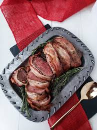 This beef tenderloin dinner stars beef tenderloin, which is accompanied by garlic mashed potatoes, green beans amandine, and pecan pie. 20 Christmas Main Course Dinner Ideas Bacon Wrapped Beef Bacon Wrapped Beef Tenderloin