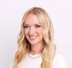 Danielle Haxton's Instagram, Twitter & Facebook