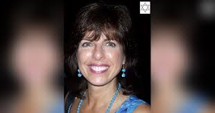 Leslie Shook's Instagram, Twitter & Facebook