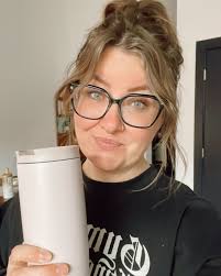 This cortisol cocktail is changing my life!! 30 day transformation. 🤯 I'm  blown away. It has helped me with👇 ✔️way less puffiness ✔️feeling less  overwhelmed ✔️hormones getting in check ✔️tons more energy