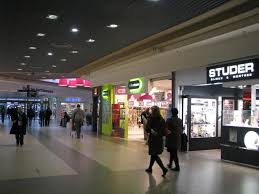 Maybe you would like to learn more about one of these? Le Pass Sanitaire Sera Demande Seulement Dans Les Grands Centres Commerciaux Indique Bruno Le Maire