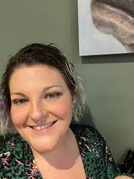 Introduction of Amber in Singles Group