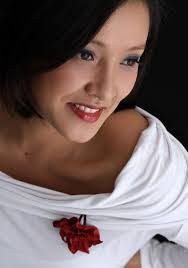 Ana Viola's Instagram, Twitter & Facebook