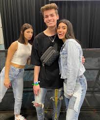 Charli Is A Mood In 2020 Celebs Mom Jeans These Girls