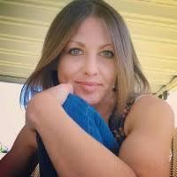 Shana Hale's Instagram, Twitter & Facebook