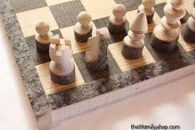 Dechecs Rustique Journal Set Jeu Dechecs En Bois Planche Etsy Chess Board Wooden Chess Board Wooden Chess