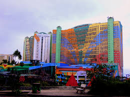 The world's largest hotel first world hotel is adjoined to the first world plaza, which boasts 500,000 sq feet of indoor theme park, shopping centre and food galore. Resorts World Genting Theme Park In Kuala Lumpur Thousand Wonders