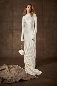 8 Major Wedding Dress Trends For Spring From Bridal Fashion Week Bridal Fashion Week Minimal Dress Wedding Dress Sleeves