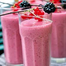 Milk Shake Aux Fruits Noirs Et Rouges Recette Milk Shakes Smoothie Recette Desintoxication De Smoothie