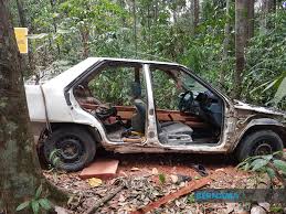 Pasttenses is best for checking english translation of hindi terms. Curi Kayu Balak Dengan Kereta Yang Hampir Tinggal Rangka