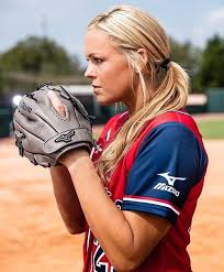 Jennie Finch Mizuno Fastpitch Softball Gloves Are Some Of The Best In The Game Shop The Huge Fastpitch Softball Gloves Softball Photography Fastpitch Softball