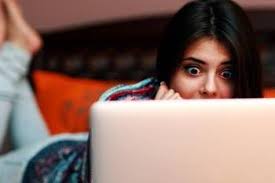 Disini, pelaku selalu mengikuti, mencari informasi atau memantau korban secara terus menerus. Hati Hati Menguntit Mantan Di Facebook Berakibat Buruk Bagi Mental Anda