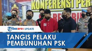See more of kepala bergetar on facebook. Tangis Pelaku Pembunuhan Psk Di Hotel Menteng Suara Bergetar Hingga Akui Menyesal Youtube