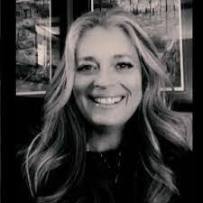 Lala Graves's Instagram, Twitter & Facebook