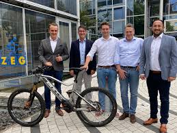 Responsible for operations santander bank (retail business) in germany (local project lead) for the transition / data migration project for implementing the santander group operations model and the santander it systems (migration 08/2012). Santander Und Zeg Kooperieren Velototal Das Grosste Netzwerk Rund Um Das Thema Fahrrad