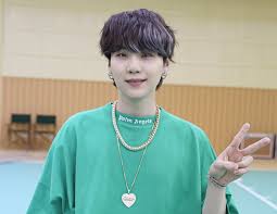 Suga has reacted with a confused look. Was Hat Suga Uber Das Dating Leben Von Bts Gesagt Korebu Com De