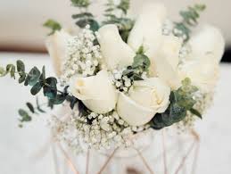 If diamonds are too atas for your lady, flowers are probably her best friend. 10 Best Flower Delivery In Singapore With Stunning Designs 2021