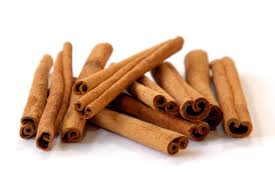 Kayu manis atau cinnamon mempunyai pelbagai kelebihan untuk merawat kulit secara semula jadi tanpa kesan sampingan berbahaya bahan kimia. Selain Untuk Masakan Ini Kegunaan Kulit Kayu Manis Yang Tak Ramai Tahu Islam Itu Indah