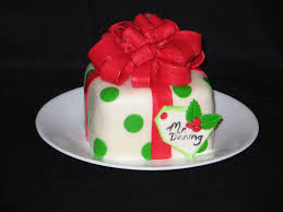 See more ideas about fondant, fondant tutorial, cupcake cakes. Christmas Gift Cake Christmas Christmas Gift Cake Cake Christmas Cake