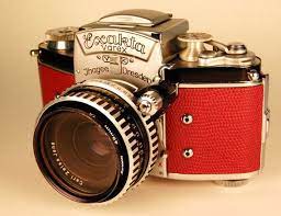 Changing The Look Of Your Home With Vintage Posters Vintage Cameras Dslr Photography Tips Retro Camera