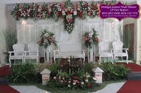 Kami toko bunga yang berada di ps bunga kayoon surabaya yang bergerak di bidang usaha florist dan dekorasi, menerima pesanan, pembuatan dan pengiriman segala produk karangan bunga dan dekorasi pengantin,kami melayani bermacam macam dekorasi seperti dekorasi jawa (gebyog),dekorasi tradisional,dekorasi modern.dekorasi. Wedding Organizer Jakarta Eo Acara Pernikahan Eo Pernikahan Outdoor 0856 118 7778 Dekorasi Pernikahan Katering Pernikahan Pernikahan