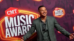 New york — the cmt music awards not only recognize country music artists, but also share the stage with pop and r & b stars such as gladys night, pink, john legend, hallsey, her and noah. Hs 2ci4h51e47m