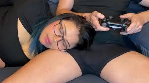 Playstation fuck mouth stepmom - XNXX.COM