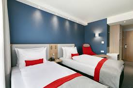 The accommodation is set within 1 km distance of the city centre. Holiday Inn Express Berlin Alexanderplatz Skyscanner Hotels
