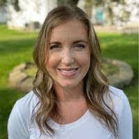 Deanna Denning's Instagram, Twitter & Facebook