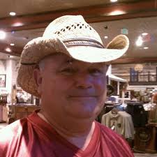 And The Battle Continues. As @higamonster puts it, #trending 🤣 Had to keep  the momentum going as I was wrapping up my squat/deadlift session today. My  partner @saulasaraptor mentioned that pushing heavier