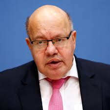 Peter Altmaier zeigt auf Twitter, was er von Friedrich Merz hält