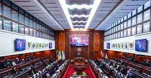 1 markah :fakta 2 markah isi (perlu tunjuk perbezaan dengan menggunakan kata (beza, tetapi, manakala) jika tiada 0. Keunikan Parlimen Malaysia Dewan Parlimen Malaysia Facebook