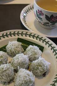 Azie Kitchen Kuih Onde Onde Savoury Dishes Good Food Food