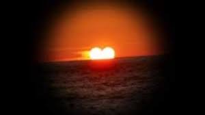 Lo so perchè sei qui e guardi verso me perchè io sono il sole per te e il sole e tutto per te ma come faccio a dirti Testo La Casa Del Sole Dei Pooh