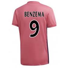 Concernant karim benzema aussi, il y a deux lignes au front national. Maillot Benzema Cdiscount