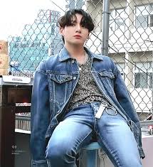 02.02.2021 · korean pop star jungkook of bts is on a high after his selfie became the 2nd most liked tweet of 2021. Pin By Park Jimin 13 On Gif Video Jungkook Jeon Jungkook Jungkook Hot