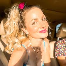 Jessica Avery's Instagram, Twitter & Facebook