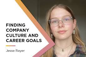 Lauren Garfield's Instagram, Twitter & Facebook