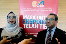Karena jika kita melakukan perdagangan luar negeri, maka menggunakan mata uang internasional yaitu dollar. Bernama Syarikat Sarawak Digalak Jadi Pengeksport Produk Halal Matrade