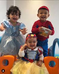 Pemain bernama lengkap cristiano ronaldo dos santos aveiro itu memegang rekor sebagai pemain termahal di dunia ketika ditransfer real madrid dari manchester united pada musim panas 2009 senilai 132 juta dolar atau. Imagini Adorabile Cu Cei 4 Copii Ai Lui Cristiano Ronaldo Sunt Atat De Simpatici Ea Md