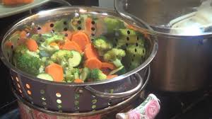 Aunque cocinar al vapor con vaporera supone la forma más sencilla, es posible que no tengas una en casa, por lo que vamos a enseñarte a. Vegetales Al Vapor Youtube