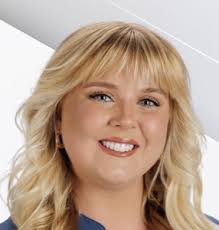 Lori Feltner's Instagram, Twitter & Facebook