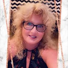 Lindsey Sample's Instagram, Twitter & Facebook