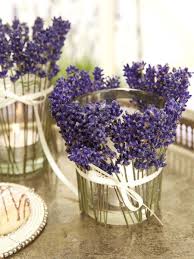 Tischdeko Mit Lavendel Speisen Wie In Der Provence Wunderweib Sommer Dekoration Dekoration Tisch Dekorieren