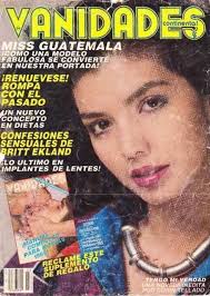 1977, primera promocion de mujeres policias de la Policia Nacional.