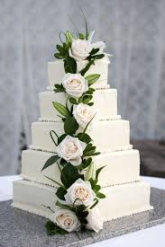 Served 250 People It Was 5 Tiers 14 12 10 8 6 Each Tier With 3 Layers Of Cake And 2 Lay Homemade Wedding Cake Square Wedding Cakes Wedding Cakes